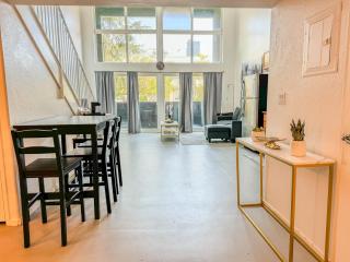 Beautiful Loft in Little Italy SD with Parking - San Diego - 9