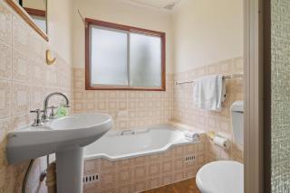 On Collingwood Beach - Upstairs Apartment - Vincentia - 1