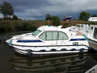 Bateau Nicols 900 à quai, séjour unique sur l'eau à Pontailler-sur-Saône, 2 cabines, tout équipé - API-1-46-18 - Pontailler-sur-Saône - 4