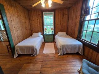 Lake summit cabin on the hill Great views - Saluda - 5