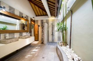 Villa Shantika by Villa Finder - Seminyak - 5