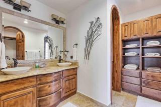 Luxury Ocean View Villa on Sandy Beach - 9