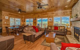 Beartastic Mountain View Lodge - Gatlinburg - 4