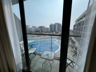 ASHRI HH Studio in Samana hills with Pool View - 5