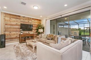 Last Minute Disney Getaway! Private Pool, Hot Tub & Games Room. Book Now! #39304 - Kissimmee - 0