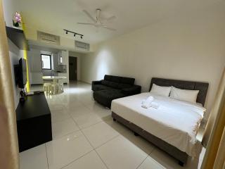 Cozy Comfort- Beacon Executives Suite - George Town - 8