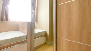 Comfort and Cozy Living 2BR Apartment at Transpark Cibubur By Travelio - Depok - 8