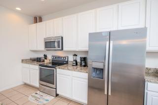 Last Minute Disney Getaway! Private Pool, Hot Tub & Games Room. Book Now! #38064 - Kissimmee - 4