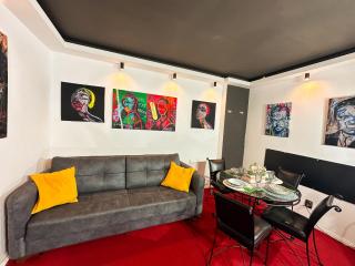Courtyard Central Premium Apartment - Craiova - 8