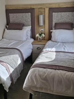 Family Friendly 3 Bedroom Caravan pets go Free - Hunstanton - 1