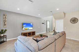 Last Minute Disney Getaway! Private Pool, Hot Tub & Games Room. Book Now! #39964 - Kissimmee - 1