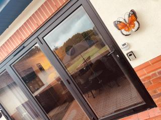 Claverley Hideaway Sleeps 2 with Patio - 1