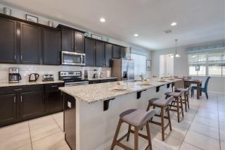 Last Minute Disney Getaway! Private Pool, Hot Tub & Games Room. Book Now! #19230 - Kissimmee - 2