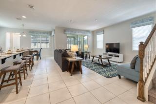 Last Minute Disney Getaway! Private Pool, Hot Tub & Games Room. Book Now! #19230 - Kissimmee - 1