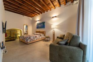 GuestHost - Petra Marina - Syracuse - 0