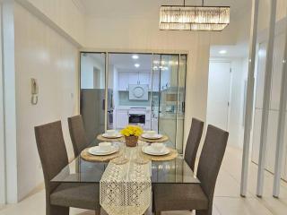 The Infinity Towers in BGC - Spectacular 2BR near Hight Street - Manila - 8