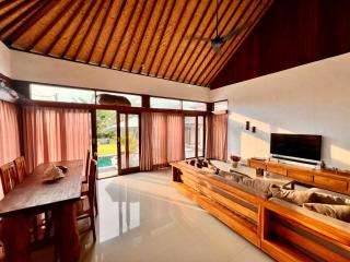 PROMO!!! 3BR Villa Batulesung Canggu, with Rice Feld view, Big Garden & Pool, QUIET and peaceful, near beach - 9