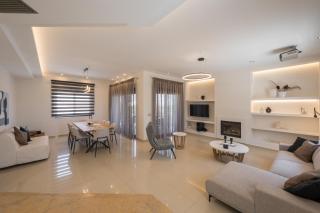 Villa Wisdom - Elegant & Homely with Pool, Galatas - Chania - 3