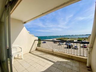 PORT CAMARGUE - APPARTEMENT 4 PERSONNES VUE SUR MER - 2 TERRASSES - PARKING - 2