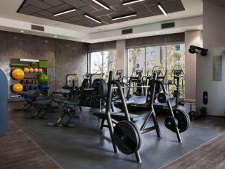 SandtonCity-Apartment-Sleeps4-Pool-Parking - 4