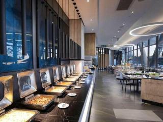 SandtonCity-Apartment-Sleeps4-Pool-Parking - Johannesburg - 2