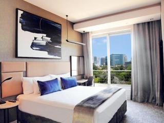 SandtonCity-Apartment-Sleeps4-Pool-Parking - Johannesburg - 8