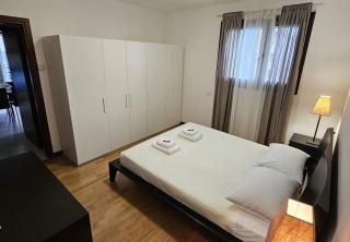 Free parking GARAGE, BICOCCA, Metro M5 a 200mt, 13th floor, giardino con giochi - Milano - 9