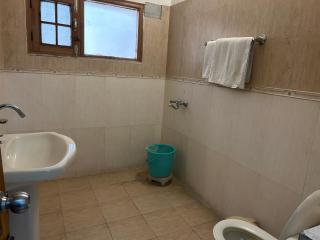 2BHK couples friendly Apartment for Two couples four persons in Kasauli Hills before Kumarhatti over bridge - Dagshai - 3