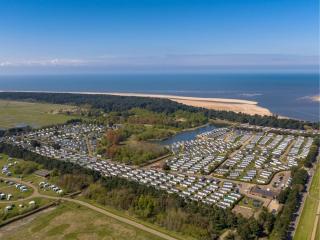 Pinewoods Saltmarsh Lodge no.2 sleeps 6 – no dogs - Wells next the Sea - 6