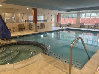 Holiday Inn Express Hotel & Suites Grand Rapids-North by IHG - Grand Rapids - 1