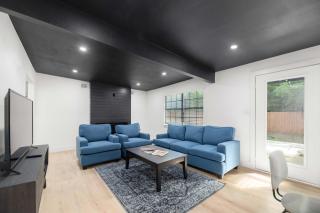 Incredible Modern 4 Bedroom - 3