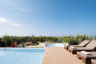 Alba Bianca Villa, Family Retreat with Heated Pool By ThinkVilla - Hersonissos - 1