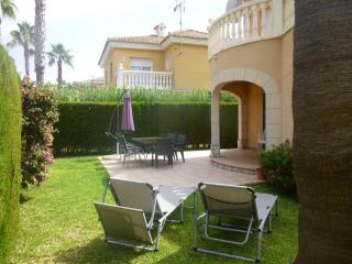 Chalet con jardín y piscina a 30m del mar - Oliva - 0