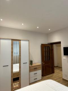 Tirana Home - Tirana - 0