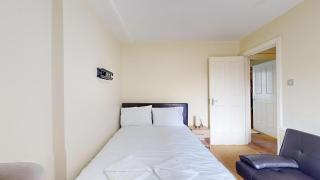 Budget 2 Bedroom Apartment in Paddington - 9