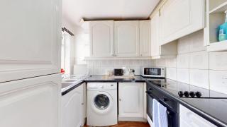 Budget 2 Bedroom Apartment in Paddington - 1