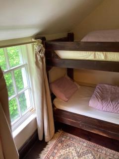 Holmedale Cottage with outdoor terrace in the heart of Robin Hoods Bay - Robin Hood's Bay - 4
