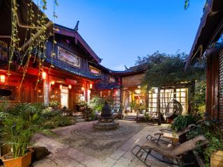 Jinli Chinese Courtyard Inn - 1