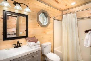 Peaceful Escape by Stony Brook Cabins - 4