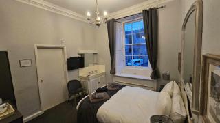 The Ilchester Arms Hotel - 9