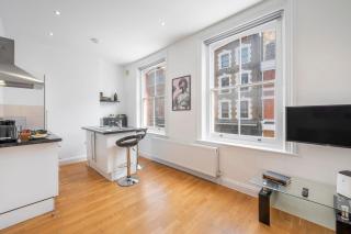 Dionysus' Den - Fitzrovia By Frankie Says - Londra - 7