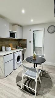 One bedroom in Camden - 4
