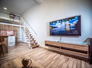 Loft Lux Living - 7 minutes from Volos Center - 5
