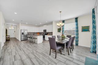 Last Minute Disney Getaway! Private Pool, Hot Tub & Games Room. Book Now! #60431 - Kissimmee - 1
