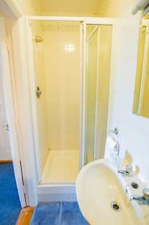 81 - Affordable 3 Bed With Parking - Galway - 1