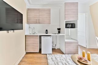 Appartement cosy face de Paris Montparnasse - París - 2