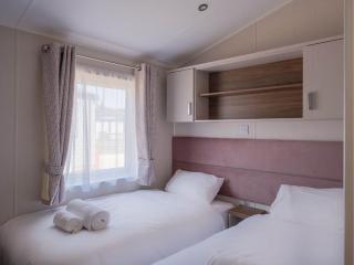 Pinewoods Lakeside Luxe no.2 - no dogs - 2