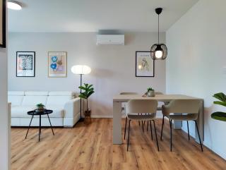 Greg's House Apartments - 3