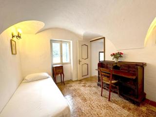 Principessa Grace Apartment Isolabona Italy Sleeps 3 - Isolabona - 8