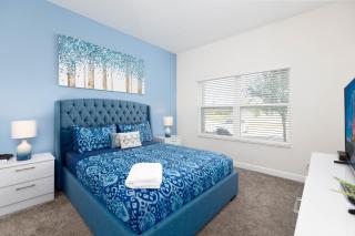 Last Minute Disney Getaway! Private Pool, Hot Tub & Games Room. Book Now! #78405 - Kissimmee - 4